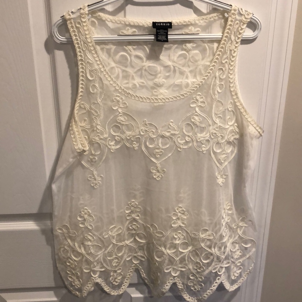 TORRID- Ivory tank top
